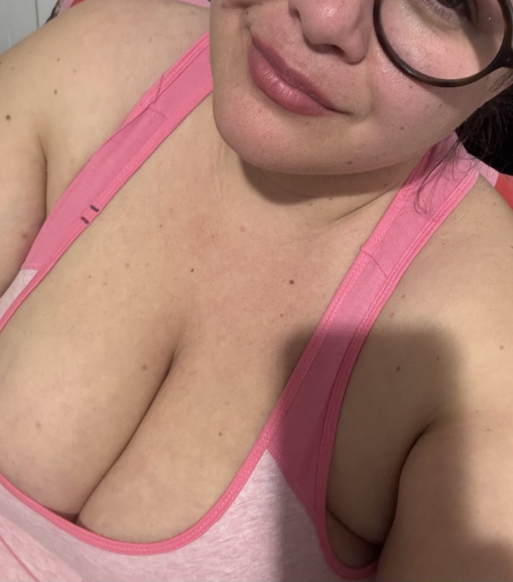 CurvyDivine's tweet photo. Me after workout... 💪����
now I want food! 🤤🤣
#bbw #feeder #curvy #findom #dom #mistress https://t.co/vpjCoQ4W8B