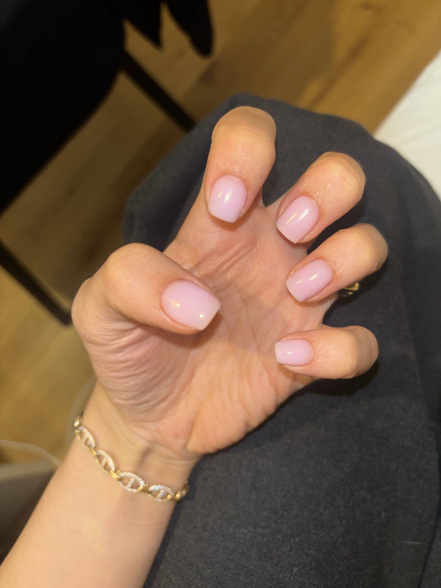 E0n64's tweet photo. new nails guys, goodnight. https://t.co/o7hYrmNpo8