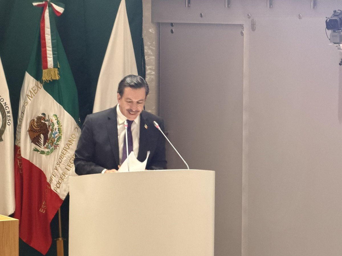 InfoSon1's tweet photo. 🌱 MÁS TRANSPARENCIA Y PARTICIPACIÓN EN DECISIONES AMBIENTALES

👉🏻El diputado @DavidFigueroaO presentó una iniciativa en el Congreso de Sonora para fortalecer el acceso a información ambiental y la participación ciudadana.

La propuesta busca facilitar información sobre calidad del aire, agua y suelo, emisiones, residuos, impacto ambiental y áreas protegidas, además de fortalecer la participación de comunidades y la protección a defensores del medio ambiente. 🌎