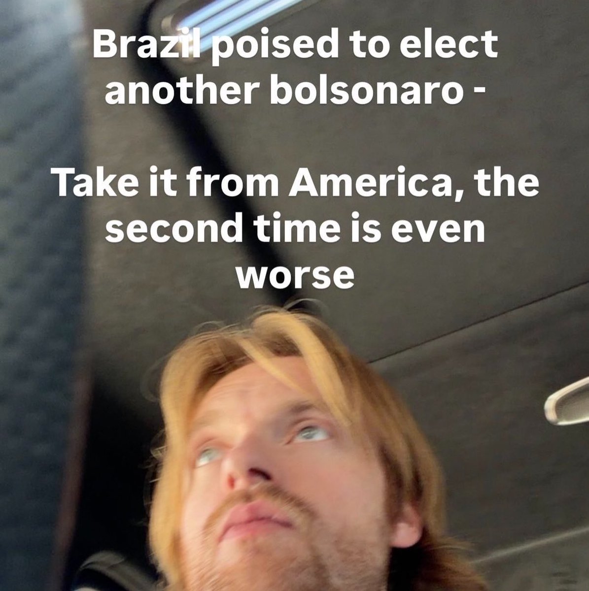 poponze's tweet photo. MEU DEUS! Finneas, irmão de Billie Eilish, se pronunciou sobre as eleições do Brasil:

“Brasil prestes a eleger outro Bolsonaro. Acreditem nos americanos: da segunda vez é ainda pior.” https://t.co/PSvSMW6rMH