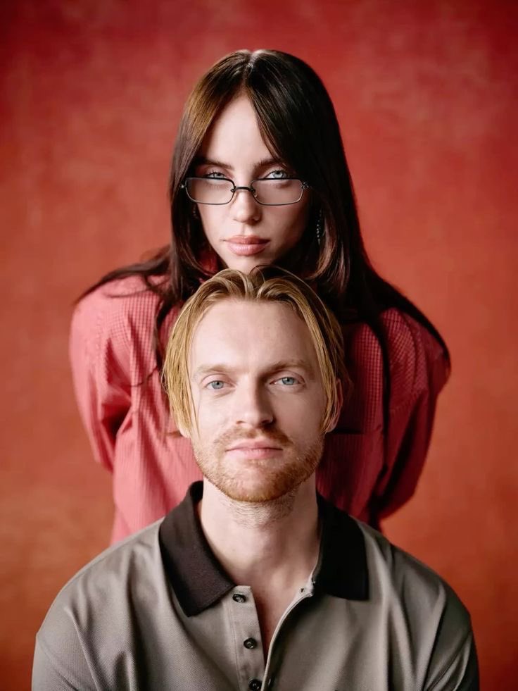 stagepopbr's tweet photo. 🚨 FINNEAS, irmão de Billie Eilish, se PRONUNCIA a favor de Lula nas eleições presidenciais do Brasil e DETONA a família Bolsonaro:

“Brasil prestes a eleger outro Bolsonaro. Acreditem no que digo, vindo da América: a segunda vez é ainda pior.” https://t.co/64Tmat6uik