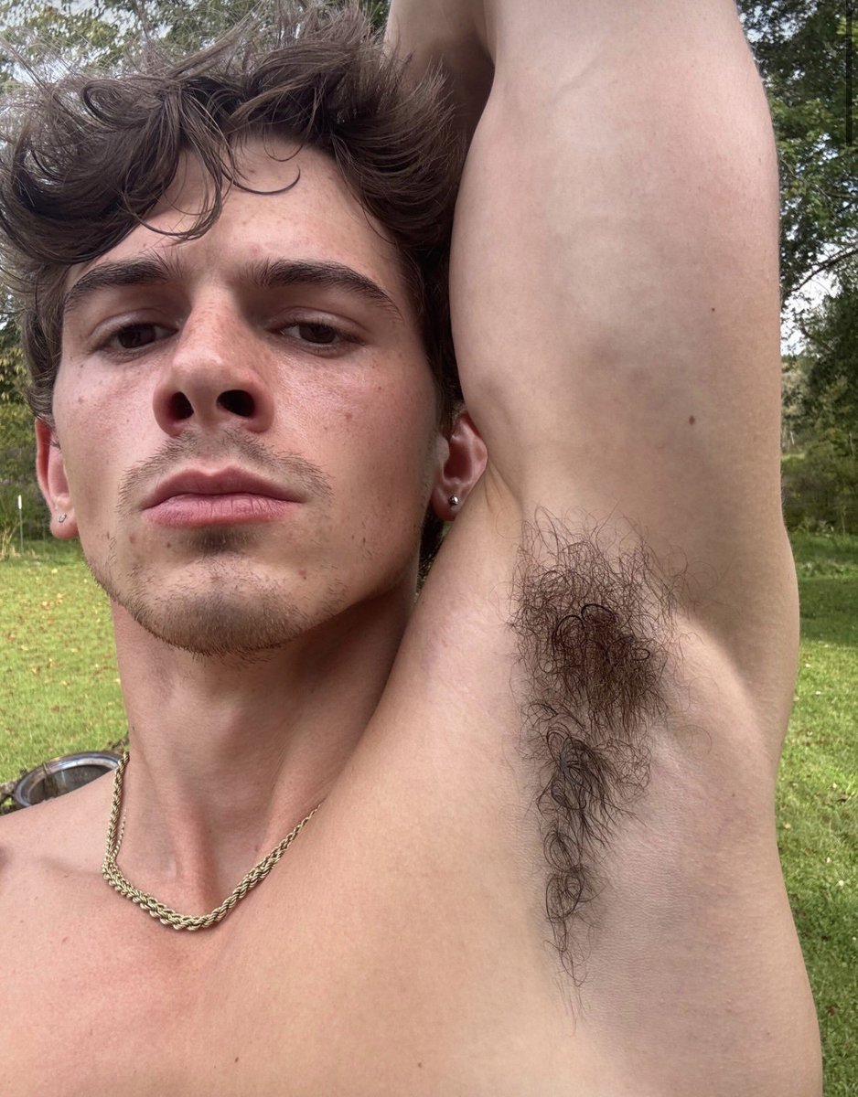 Cashmasterworld's tweet photo. Get intoxicated by the superior sweaty pits of @AlphaJT_ https://t.co/DiCxZ3OT60