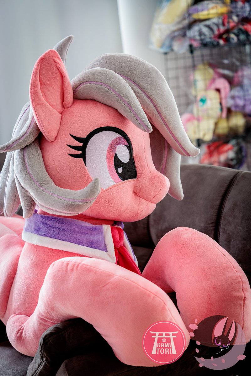 NeroFledermaus's tweet photo. An adorable OC, I really had a little hard time making her fluffy hair. Made with own patterns, embroidery matrix and pictures📸  by my pattern @KamiTori_desing
#mylittleponyfanart #mylittlepony #mlp #mlpoc https://t.co/QidkTWtZtO