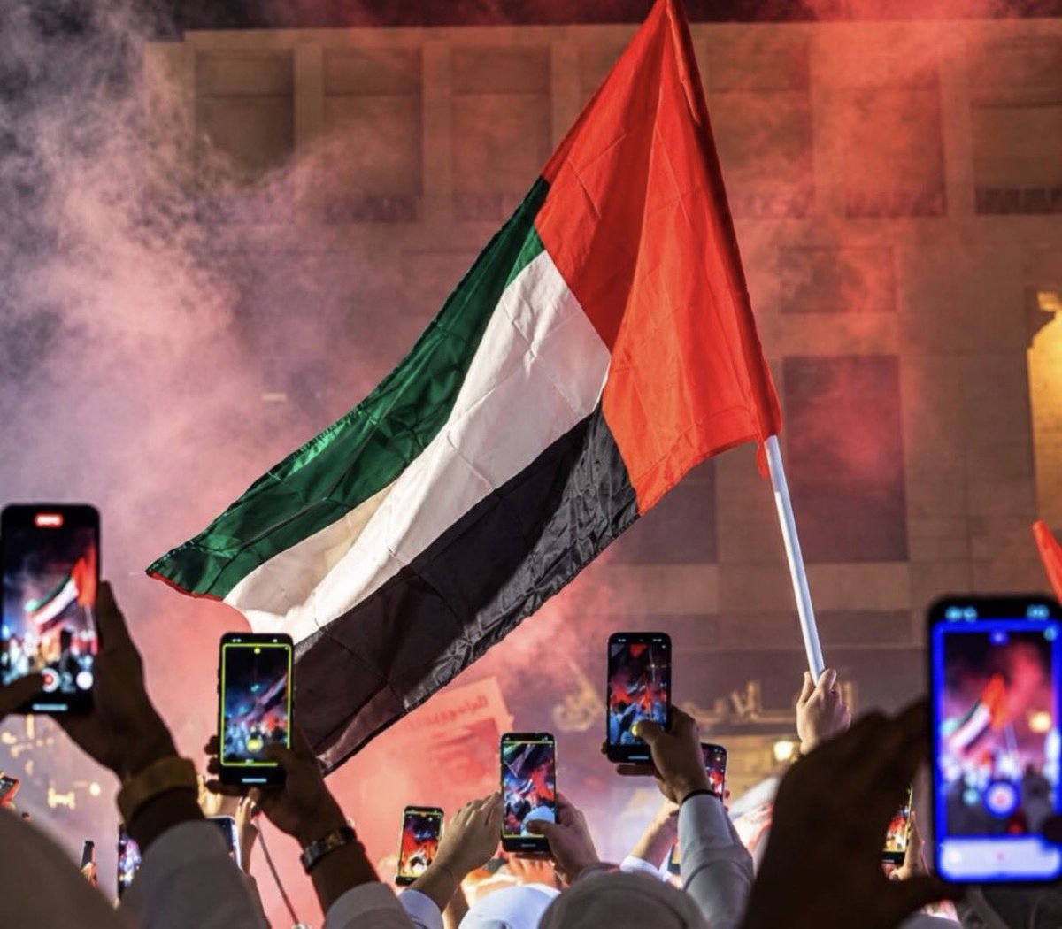 mohammedalharmo's tweet photo. ما يضرّ السحاب نباحُ الكلاب 🇦🇪

صفّروا على نشيد الإمارات كما شئتم، فالإمارات لا تهتزّ بصافراتكم ولا تنحني لضجيجكم.

تبقى الإمارات فوق رؤوسكم شامخة، ويبقى نباحكم تحت أقدامها. https://t.co/eJwj2ms16u