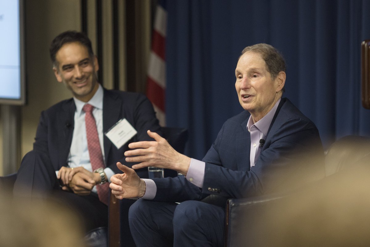 SIEPR's tweet photo. 🩸 This conversation matters: With healthcare costs rising fast, we just co-hosted a forum in Washington, D.C. on the reforms urgently needed, featuring @SenatorAndyKim, Senator @RonWyden + top experts with bold ideas on addressing the affordability crisis. Summary here: https://t.co/wQqqMfdjjI

Among the topics covered:

➡️ Why healthcare affordability is at an inflection point
➡️ The unique challenges facing the "sandwich generation"
➡️ What's behind rising hospital prices
➡️ How to solve the medical debt crisis

We are immensely grateful to our speakers and to Lael Brainard and her team at @KitchenTblProj, who joined us in hosting the event.

Photos by Alex Polyakov