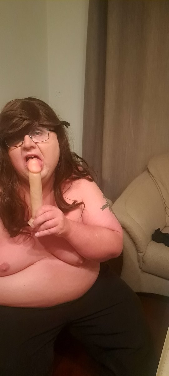 kimbechbi's tweet photo. @anneblackcock I’d love to let you cum inside me. https://t.co/eXku37FIuc