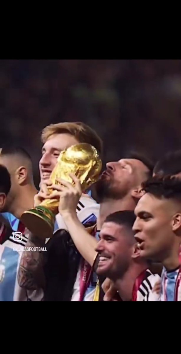 JamesPeterAbio4's tweet photo. What more can I say thank to say Thank You so much ANDRE LIONEL MESSI. You have completed FB in all Aspects both for Argentina, Barcelona and other clubs you have played for. I am so happy to witness FB IN UR ERA. MY G.O.A.T https://t.co/3paAN8eTTo