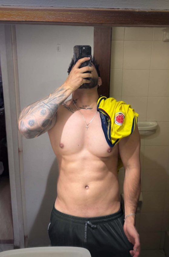 Jeffersotel's tweet photo. Cara o cuerpo? 😚 https://t.co/SnPhZ6VcCQ