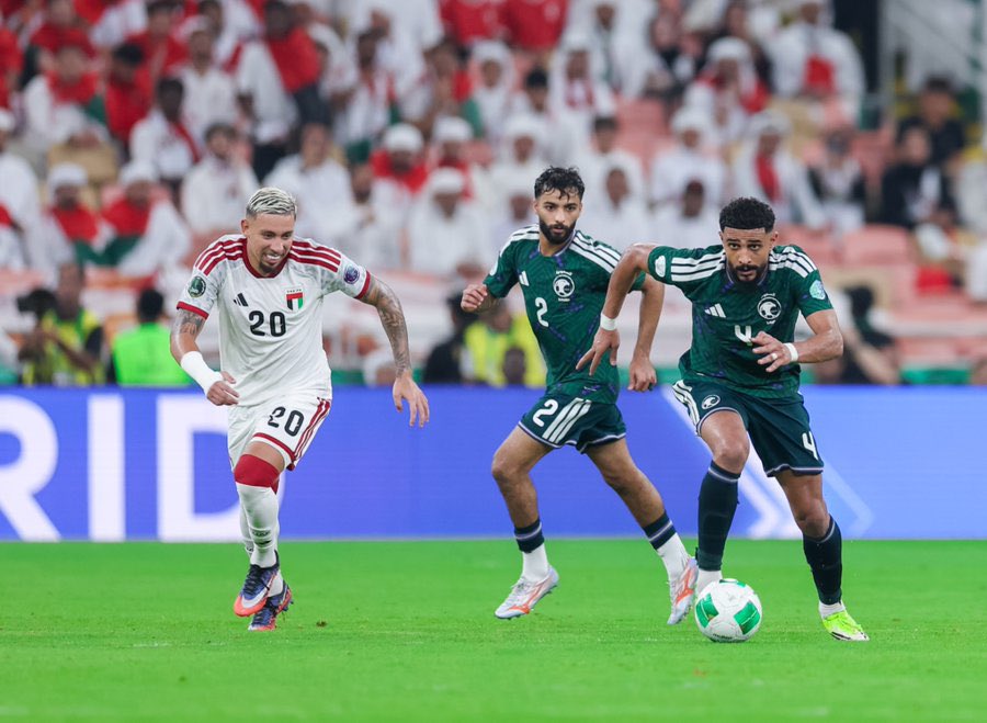 Blagha1's tweet photo. ومنتخبٌ يُشرفُ حين يأتي
على الميعادِ منتخبٌ سعودي 🇸🇦 https://t.co/UQR4ufxEvX