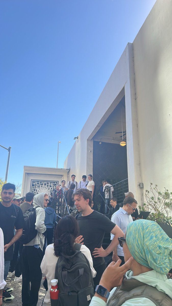 jaydenbruck's tweet photo. @AI_Nate_SA @AnthropicAI @claudeai @bcherny Hey I’m here as well. Where are you right now? https://t.co/vQqgxSvRLK