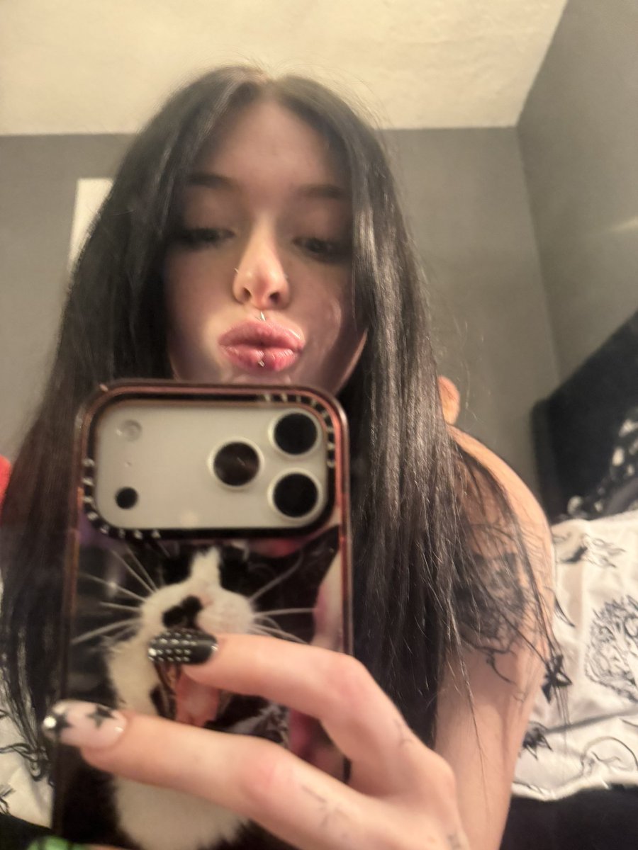 Heavenlymeeee's tweet photo. https://t.co/3kT5h53JH8
#feet
#onlyfans
#nakedgirls
#bigboobs
#tattedmommy
#goth https://t.co/y8FNDxEe4h