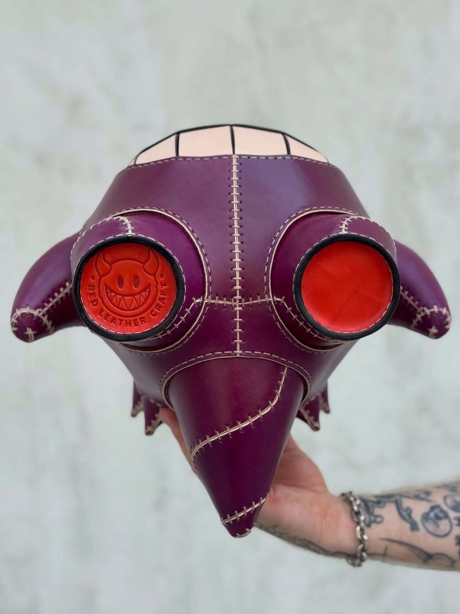 JustFreshKicks's tweet photo. Gengar figure by Red Forest Leather Works 😈 https://t.co/jkQRTzKySi
