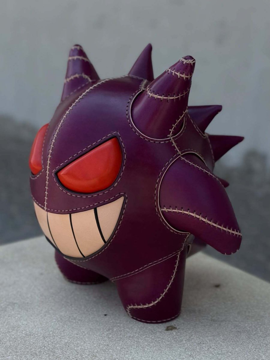 JustFreshKicks's tweet photo. Gengar figure by Red Forest Leather Works 😈 https://t.co/jkQRTzKySi