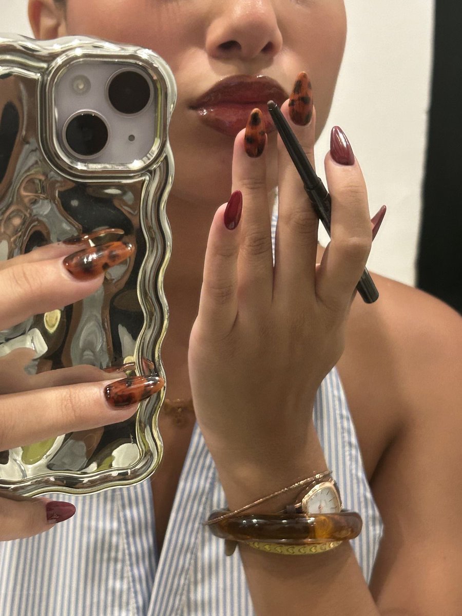 Diorgirlx's tweet photo. i love being a woman https://t.co/pAoaNyvHYx