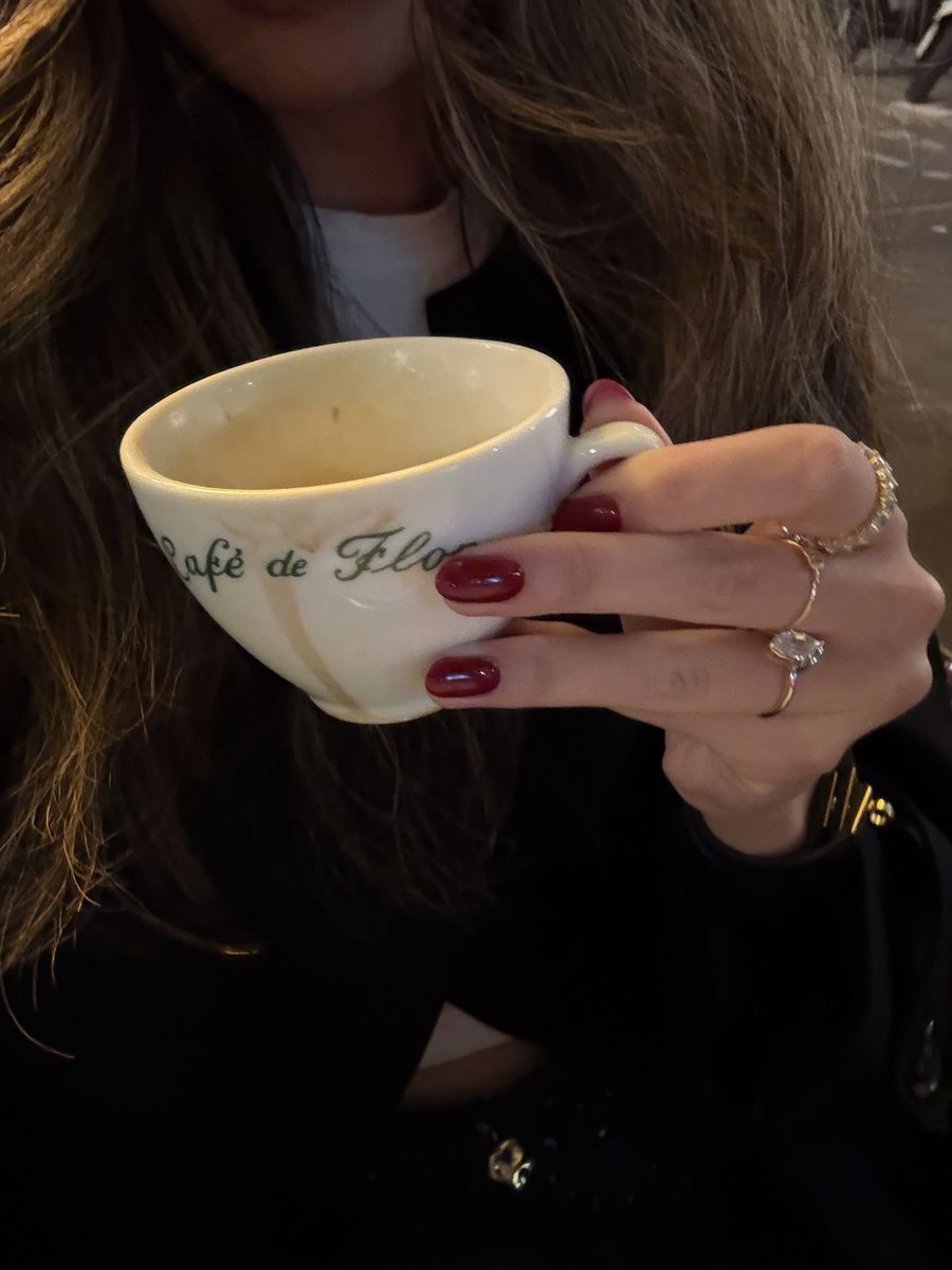 Diorgirlx's tweet photo. i love being a woman https://t.co/pAoaNyvHYx