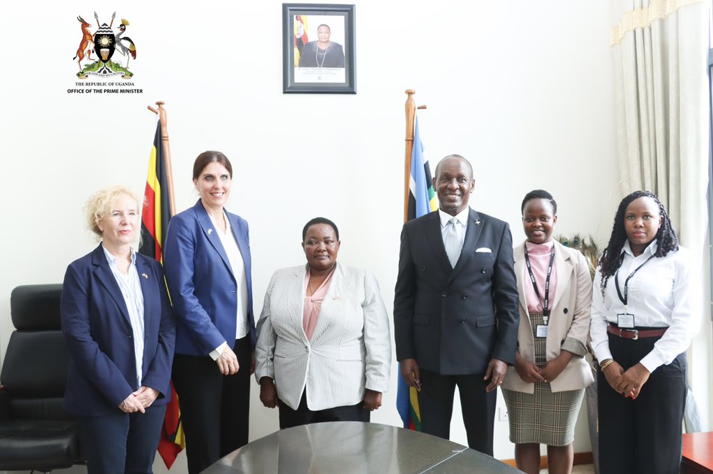 OPMUganda's tweet photo. The Rt. Hon. Prime Minister @R_Nabbanja today received the Ambassador of Sweden to Uganda (@SwedeninUG), Her Excellency Anna-Maria Olsson, for a courtesy call.

The Premier and the Ambassador explored ways of strengthening the existing bilateral relations between 🇺🇬 & 🇸🇪 for the benefit of the peoples of the two nations.

#OPMUganda
