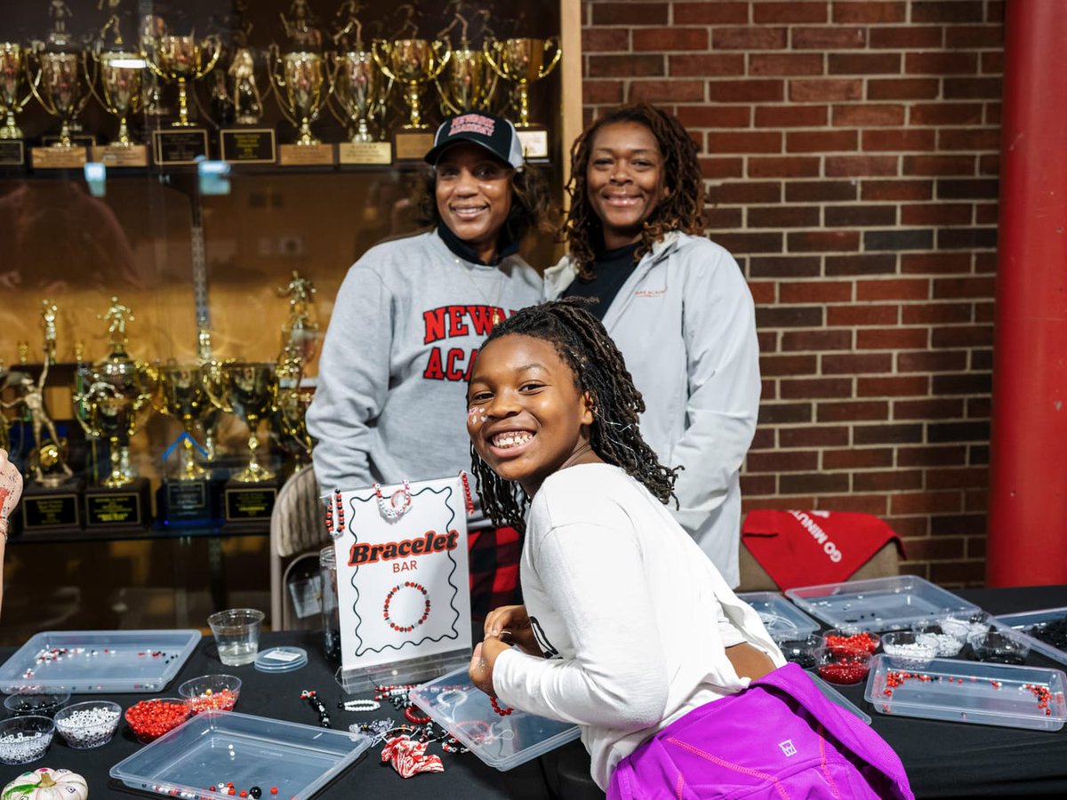 NewarkAcademy's tweet photo. Thank you to everyone who braved the rain and helped make Homecoming such a fun and memorable day! We loved celebrating with you.❤️🖤

Check out the full Homecoming photo album on our Facebook page!

(📸: Erica Moffitt) https://t.co/dCTsgK2226