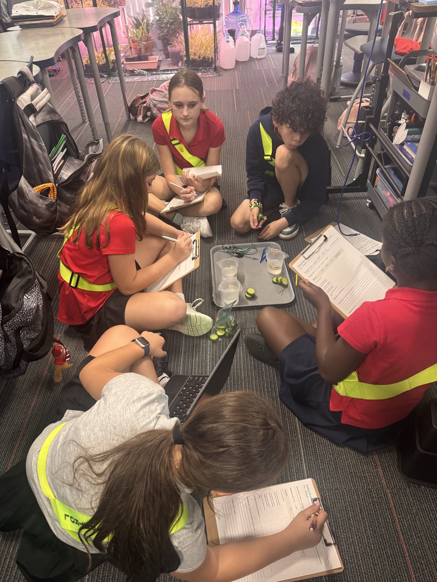 HCPS_STEM's tweet photo. Spent the morning at @HCPS_YorkMagnet seeing STEM in action in 5th &amp; 6th grades. The integration of Farm-Ed chambers have been a great addition to student learning! https://t.co/0BZxwAZhG7