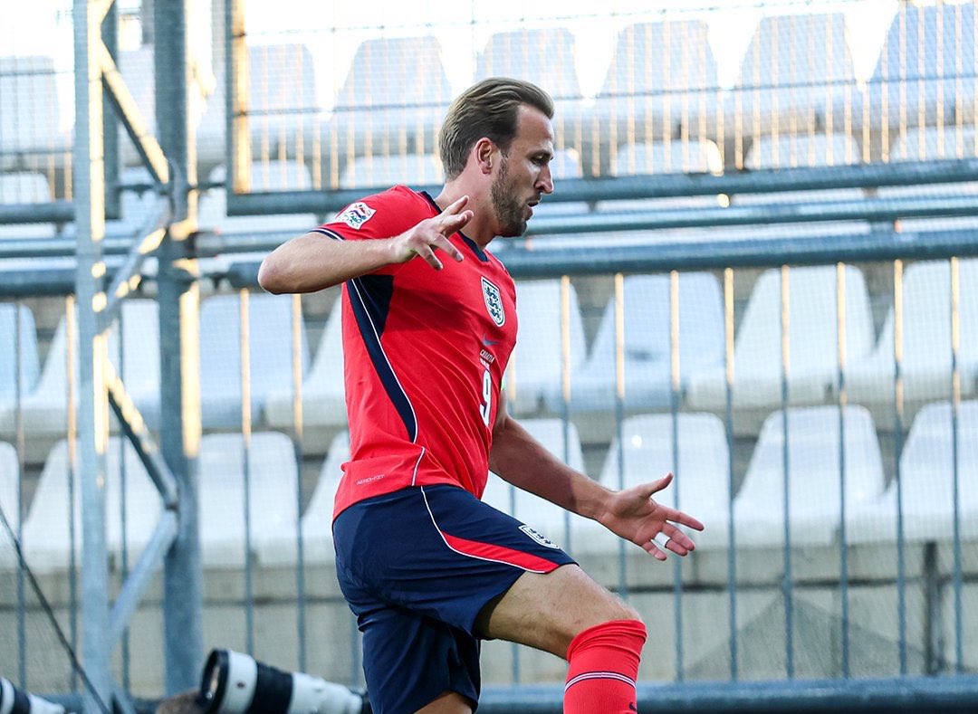 FabrizioRomano's tweet photo. 💥🏴󠁧󠁢󠁥󠁮󠁧󠁿 Harry Kane during this international break with England.

⚽️ vs Spain 
⚽️ vs Czechia
⚽️⚽️🎯 vs Croatia
⚽️⚽️ vs Czechia

Unstoppable. 🔥 https://t.co/yc8ZsFihvQ
