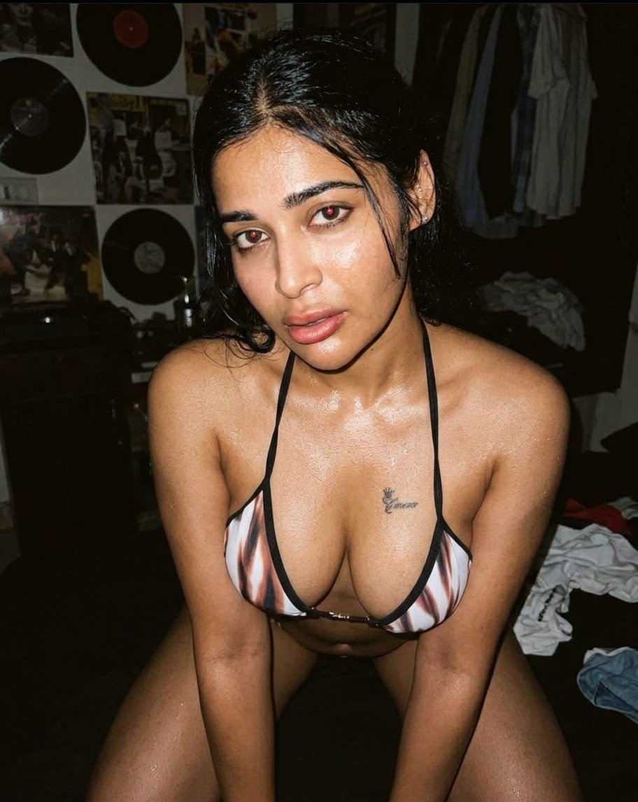 actressmood5's tweet photo. Perfect material 🤤🤤 https://t.co/JCBQ6QWfaI