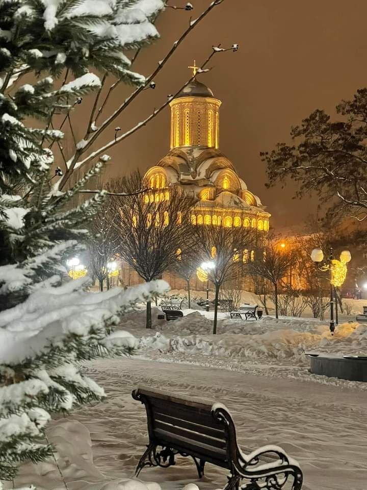 3zppyj's tweet photo. Зима в Україні — це просто неймовірна краса ❄️🇺🇦 Засніжені вулиці, білі дерева й та сама особлива атмосфера, яку неможливо не полюбити ❤️✨ https://t.co/uHIWYKeKUj
