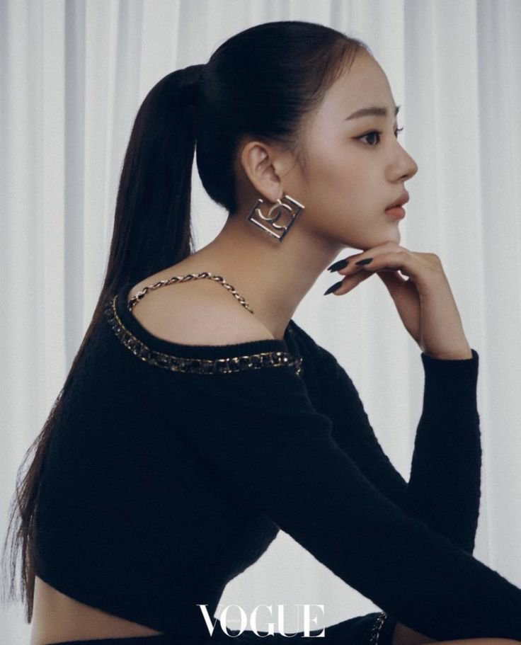 nayalimzz's tweet photo. The ACTUAL chanel princess https://t.co/4C2VFom9mz