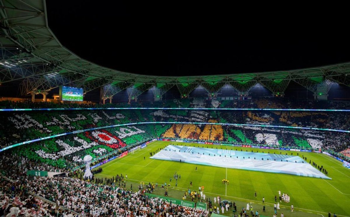 majed_alshibani's tweet photo. في هذا الملعب سقطت أمامنا اليابان وانحنت لنا استراليا وكل من اعتقد أنه كبير في هذه القارة تجرع مرارة الهزيمة وانقاد لها في هذا الملعب

من هنا عدنا لكأس العالم وتأهلنا مرتين متتاليتين ، ومن هنا كسرنا صيام 22 عام عن البطولات

ملعب تاريخي
جمهور تاريخي

جمهور شال ليالي كثيرة وكان مساهم في تاريخ كبير كُتب هنا

شكرًا شكرًا شكرًا لكل مشجع حضر
تستحقون الفرحة هذه وبحول الله نعيش مثلها في آسيا

💚🇸🇦