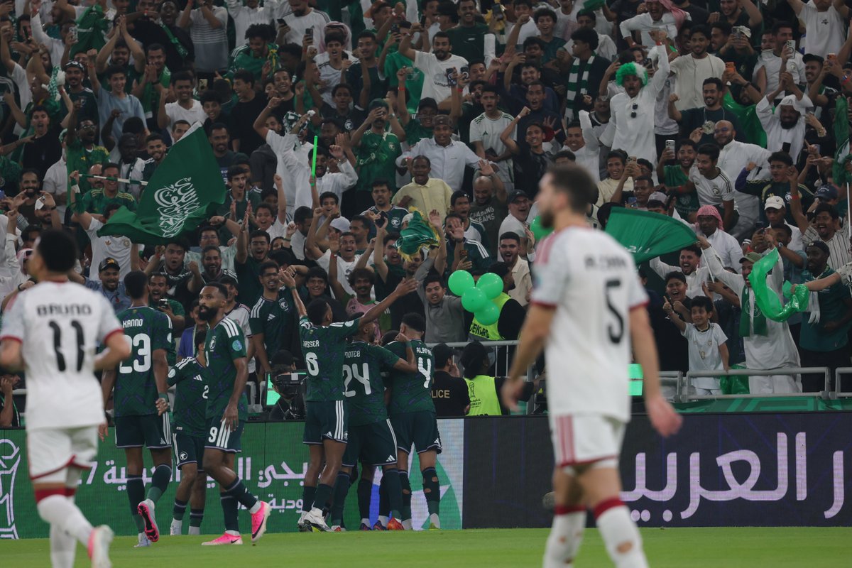 saudi2027's tweet photo. نهاية المباراة 🔚

بثنائية، منتخب السعودية يفوز على منتخب الإمارات ويتوج بلقب #خليجي_الديار_العربية27 🏆

#أهلا_بالخليج https://t.co/29FK2HM3bS