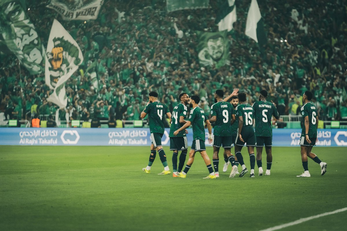 saudi2027's tweet photo. نهاية المباراة 🔚

بثنائية، منتخب السعودية يفوز على منتخب الإمارات ويتوج بلقب #خليجي_الديار_العربية27 🏆

#أهلا_بالخليج https://t.co/29FK2HM3bS