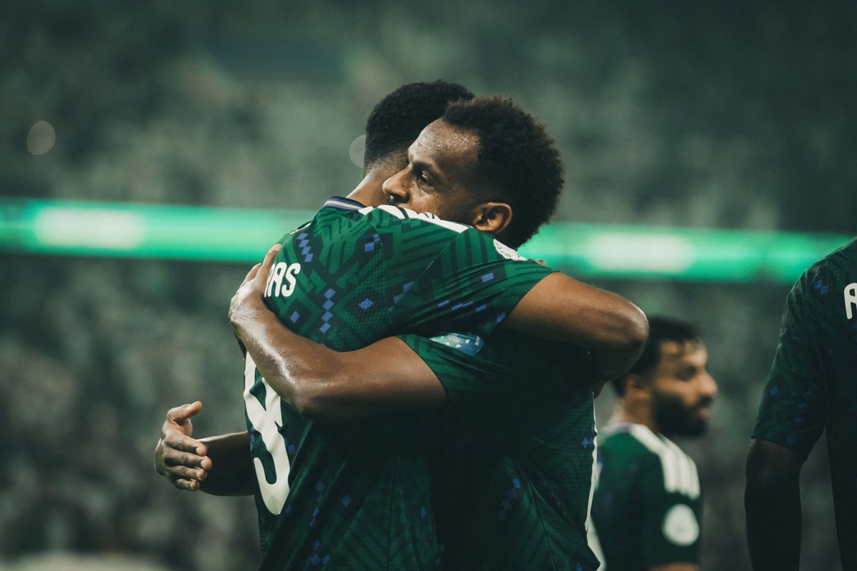saudi2027's tweet photo. نهاية المباراة 🔚

بثنائية، منتخب السعودية يفوز على منتخب الإمارات ويتوج بلقب #خليجي_الديار_العربية27 🏆

#أهلا_بالخليج https://t.co/29FK2HM3bS