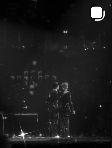 buzunkalbii's tweet photo. What do you call it when a man changes his feed for the second time just to put a picture with his love back as the first one? 👀 https://t.co/LjVLjrkEp1