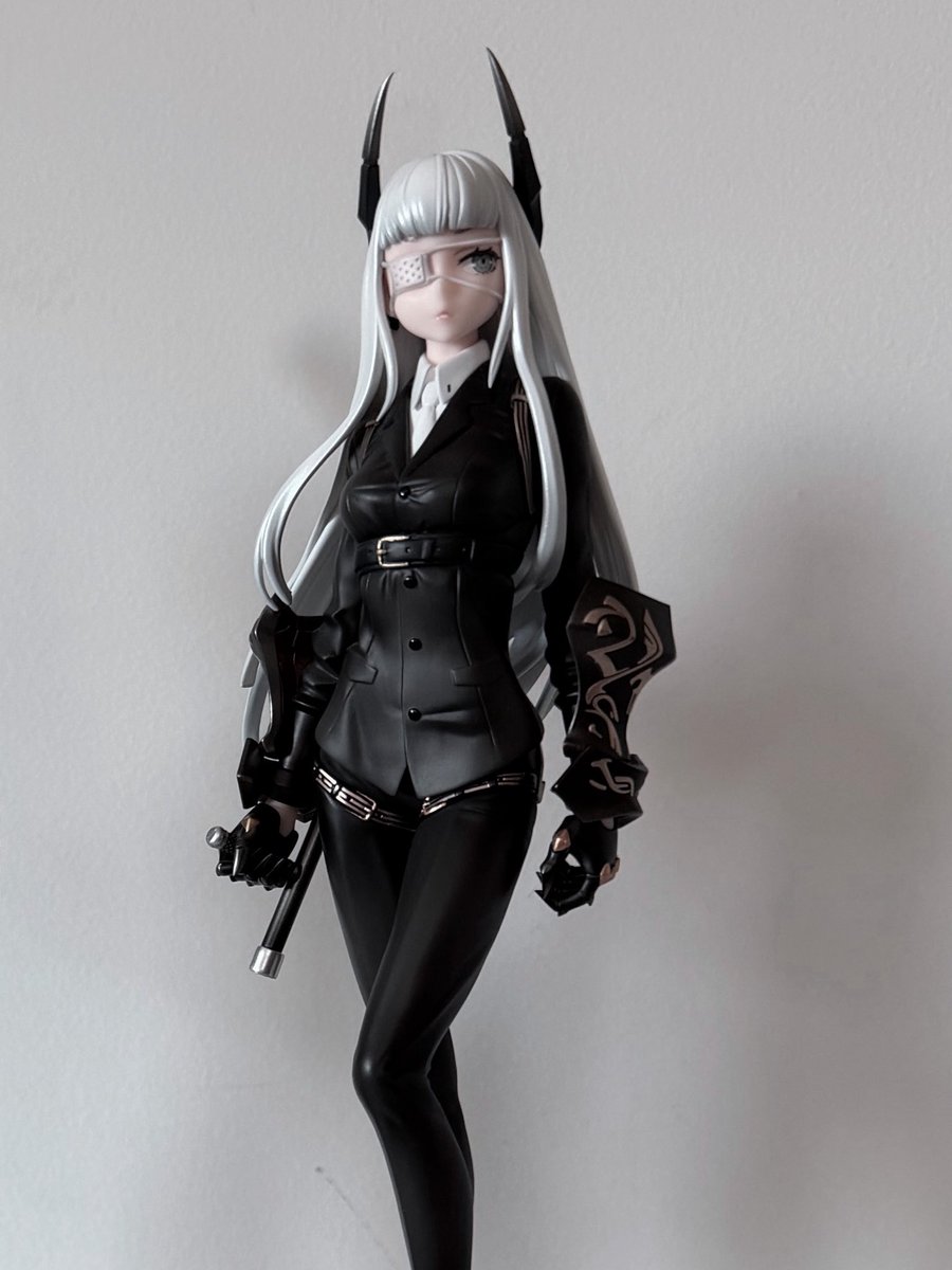 isainplastic's tweet photo. four figures later and i’m noticing the eyepatch pattern https://t.co/2SvciPfvSz