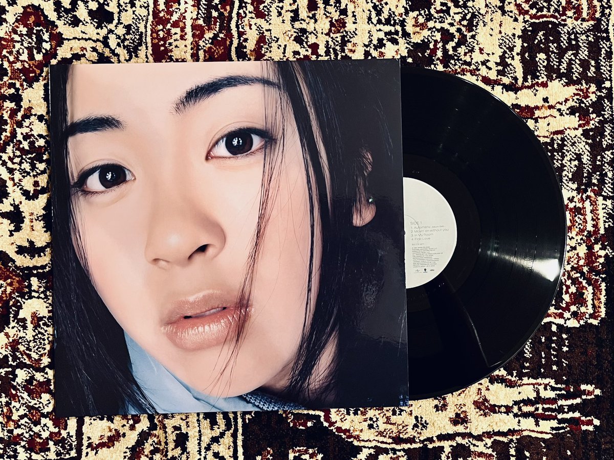 moja_kurashi's tweet photo. 宇多田ヒカルのレコード。

MVも好きだけど、
レコードで音だけ聴くのもいい。

#宇多田ヒカル #レコード #アナログレコード #音楽 https://t.co/rFfNenV9dA