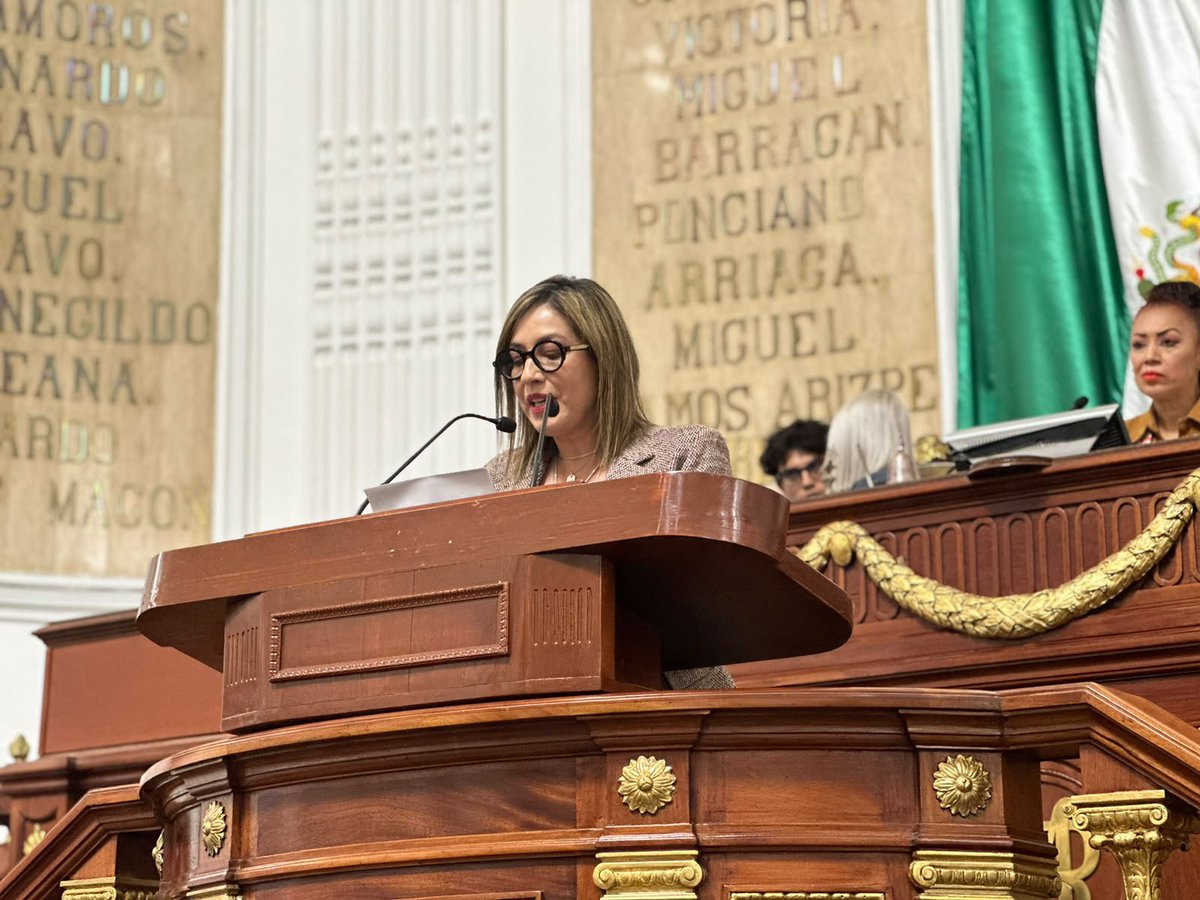 COPRED_CDMX's tweet photo. 👉Hoy acudimos al @Congreso_CdMex para acompañar la presentación de la iniciativa contra el gordoodio y la gordofobia, presentada por la diputada @jguerreromaya.

Un paso más hacia la eliminación de la discriminación por peso y corporalidad. 💛 https://t.co/8w0ycuTrqd