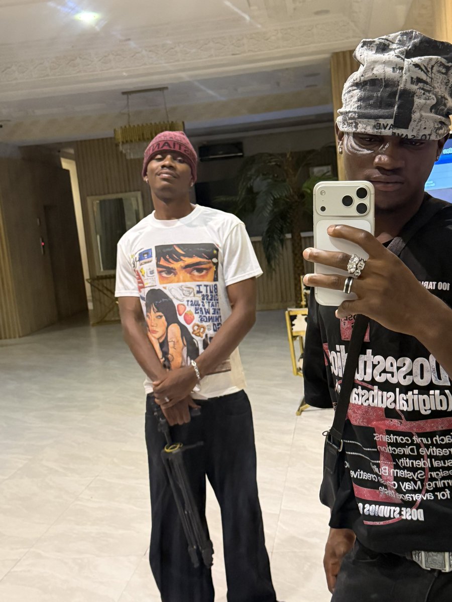 Keem_six's tweet photo. Work Nights>>>>>> https://t.co/6NQPGRSJTG