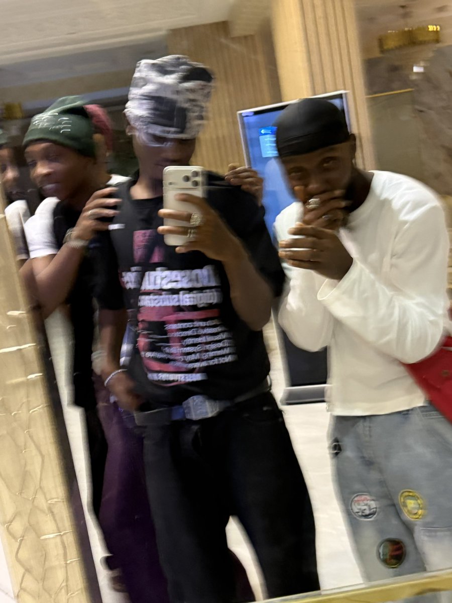 Keem_six's tweet photo. Work Nights>>>>>> https://t.co/6NQPGRSJTG