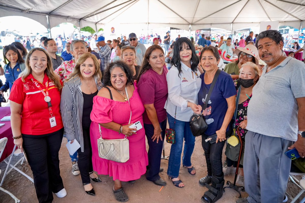 GobiernoMxl's tweet photo. ¡Seguimos recuperando espacios para nuestras familias!
En Parajes de Oriente entregamos un parque rehabilitado gracias a la unión de esfuerzos con @Tiendas_OXXO, un lugar para convivir, jugar y hacer comunidad.
#GobiernoDeMexicali https://t.co/ntvtbv4SRK