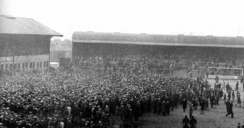 Theleaguemag's tweet photo. Wolves fans celebrate promotion in 1932 https://t.co/0YkLKf4ZDI