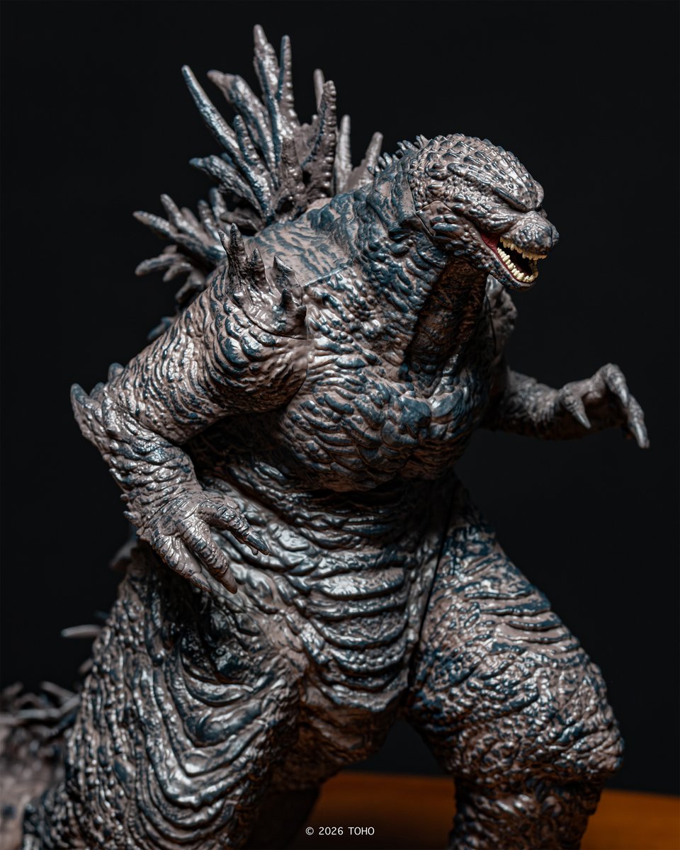 Godzilla_Toho's tweet photo. Here's a closer look at the #GodzillaMinusZero popcorn bucket.

Godzilla Day IMAX Early Access on November 3. In theatres November 6.
Tickets on sale now.
https://t.co/2Ktmma6fOa https://t.co/2YWBsmGPHT