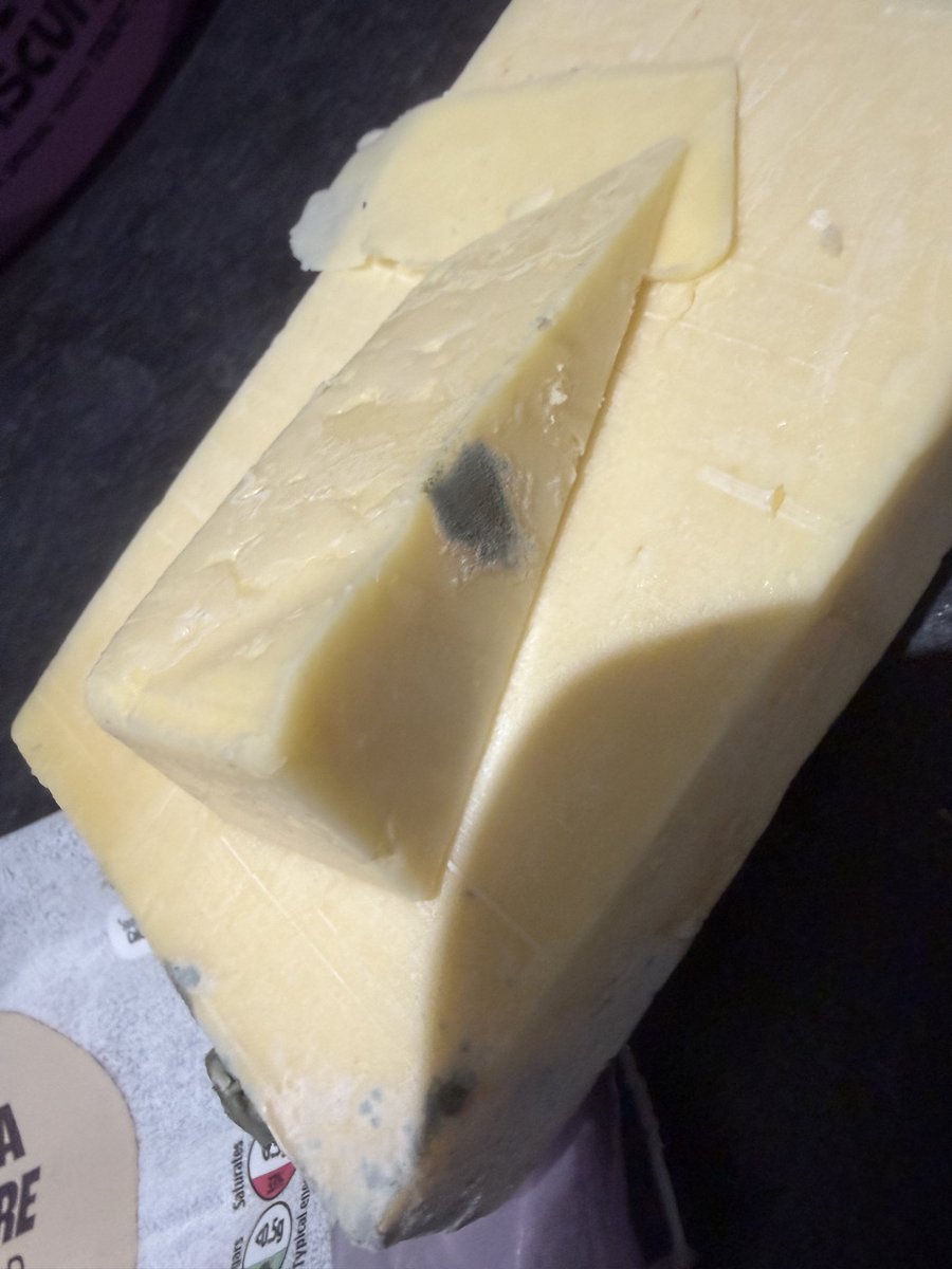 hanziis's tweet photo. @AsdaServiceTeam cheese brought in your Orrell Lane store fully in date opened it tonight to Mould!!! Refund please!! Vile https://t.co/5ovfB5baIx