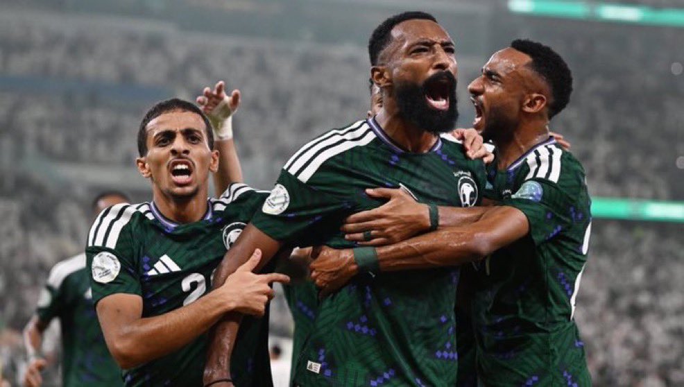 Atheer_930's tweet photo. الله يحفظ الوطن و بإذن الله من إنجاز إلى إنجاز 🇸🇦🇸🇦💚💚و عقبال الاهلي في النخبة😔💚 https://t.co/jfdGxr9mK7