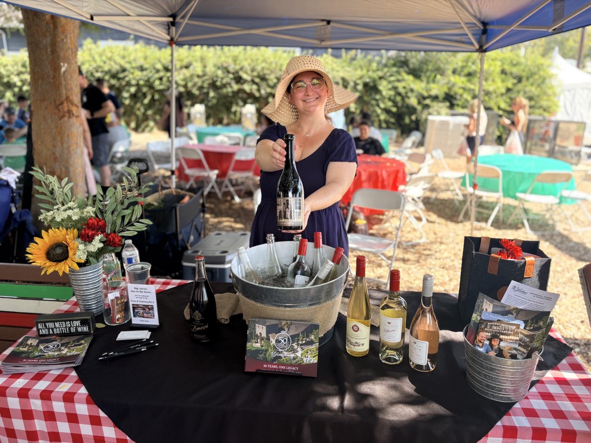 vsattui's tweet photo. Ten years of Little Italy San Jose. Ten years of V. Sattui pouring right alongside them. 🇮🇹🍷

V. Sattui has proudly poured at this festival every single year since it began, and we loved seeing so many new faces discovering (and loving!) our wines this year. https://t.co/UiuuWZL0iS