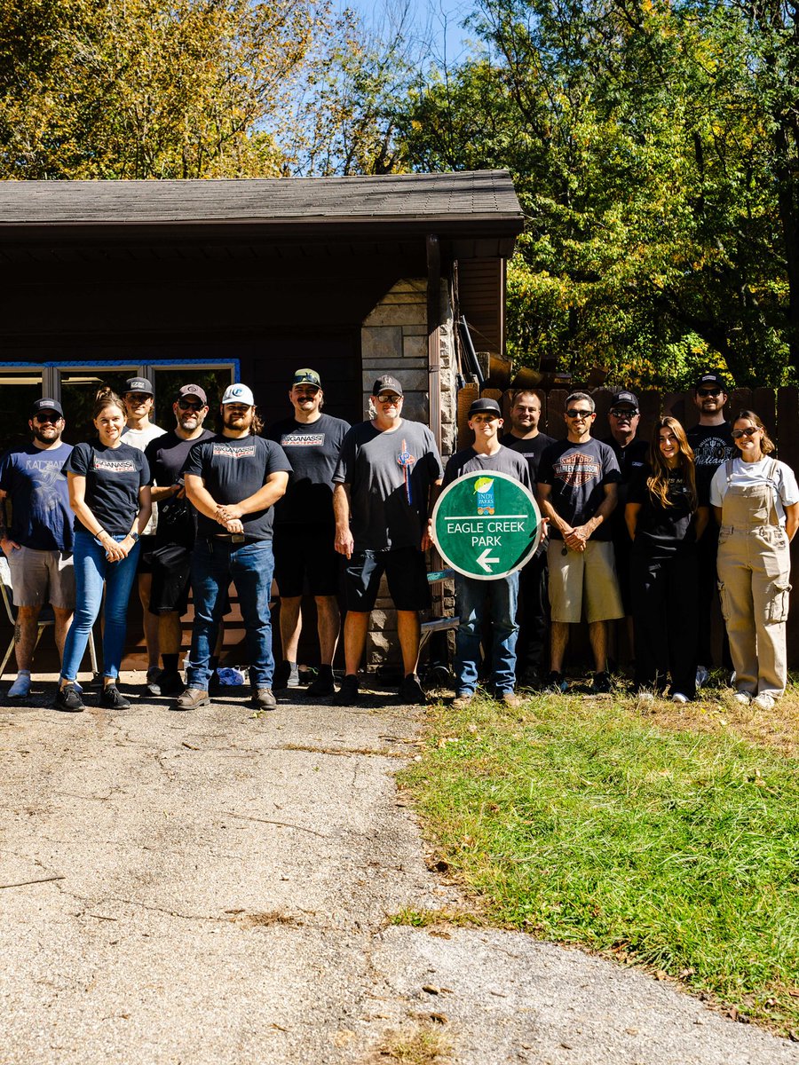 CGRTeams's tweet photo. One team, one planet. Building a more resilient community, one brushstroke at a time! 🎨🌱 For Green Sports Day, we helped paint at Eagle Creek Park’s HQ in Indianapolis.
 
#GreenSportsDay https://t.co/NV4c8jV5K5
