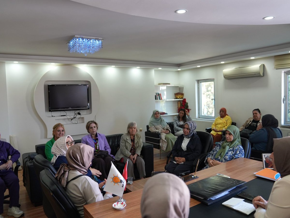 akkadin_manisa's tweet photo. İl Kadın Kolları Başkanımız Ebru Kalfa Kaplan Başkanlığında,İl Kadın Kolları Yürütme Kurulu Toplantımızı Gerçekleştirdik.

Hayırlara vesile olsun... https://t.co/u7PndlBoUr
