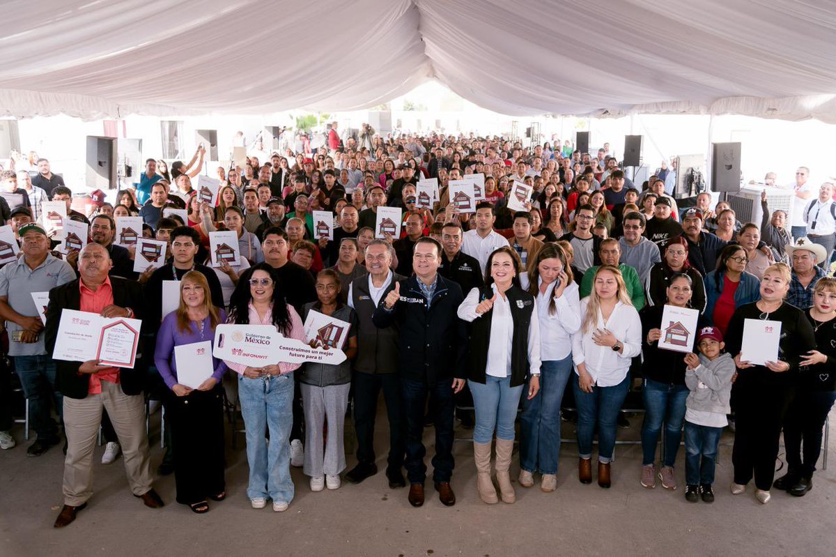 EVillegasV's tweet photo. Más familias trabajadoras de Durango podrán tener una casa propia. 🏠

En Lerdo entregamos 303 Viviendas para el Bienestar, gracias a la coordinación entre la Federación, el Estado y el Municipio para acercar vivienda accesible y con servicios a quienes más lo necesitan.

Porque tener un hogar propio significa darle a nuestras familias mayor tranquilidad, seguridad y un lugar donde puedan seguir creciendo. 🤝
