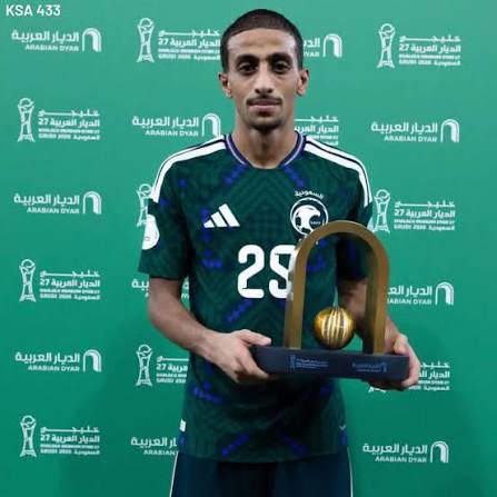 msh3l_alshammri's tweet photo. للتاريخ  
اللاعب همام الهمامي لعب للمنتخب 9 مباريات وحقق بطولة سالم الدوسري لعب 111  مباراة ولم يحقق اي بطولة ترفعك الاقلام وتفضحك الارقام 
#السعوديه_الإمارات https://t.co/xlhlMymdfu