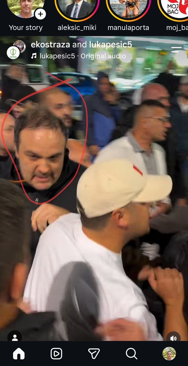 BraticVlad3613's tweet photo. Marko Đorđević  iz Šumica narkoman  i kockar naprednjački je večeras napadao građane sa teleskop palicom na Konjarniku.
@PredragLecic https://t.co/tthrS2y2gI