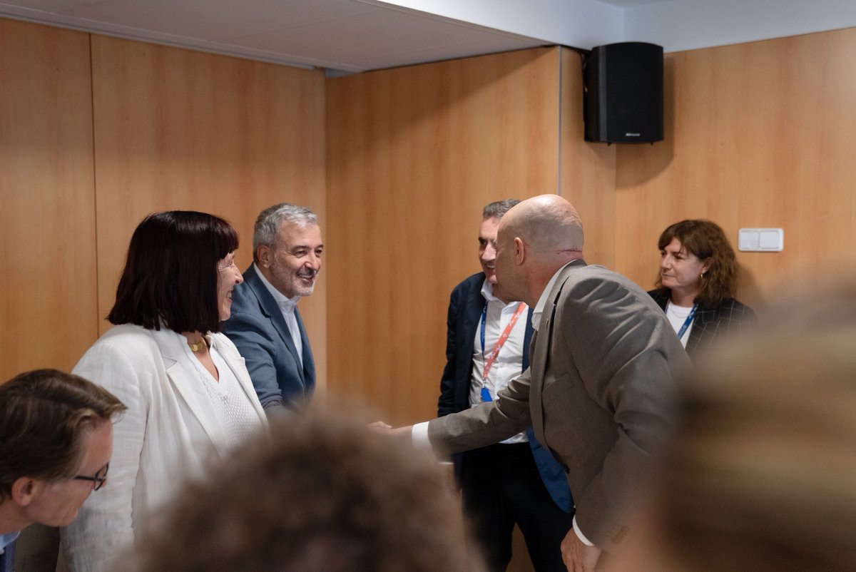 dsocialscat's tweet photo. 📸 El conseller Raúl Moreno i l’alcalde de Barcelona, Jaume Collboni, han visitat la nova Unitat de Recuperació per a persones en situació de sensellarisme de l’Hospital de l’Esperança. https://t.co/6FfIbkD2kw