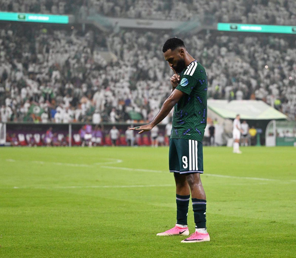 diario_AFC's tweet photo. 📊 فراس البريكان هذا العام:

بطل آسيا 🏆 
بطل كأس الخليج 🏆
⚽️ هداف كأس الخليج
⚽️ هدف حاسم في نهائي آسيا
⚽️ هدف حاسم في نهائي كأس الخليج 

🏆 جائزة أفضل لاعب في آسيا 🔜 https://t.co/U1treDxRL0