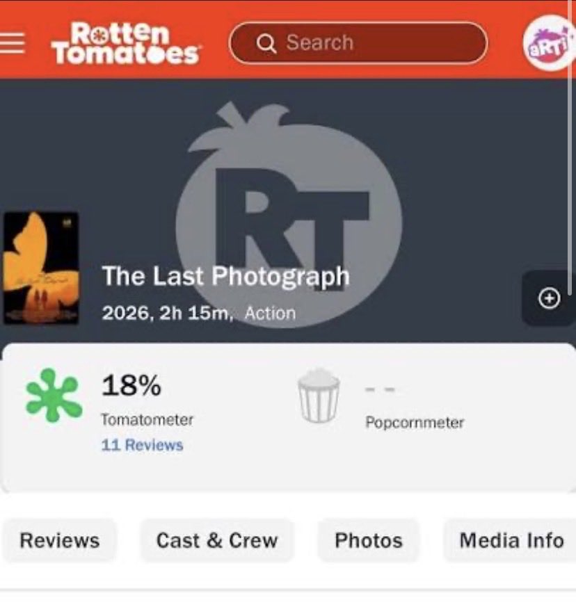 ExcitedX10's tweet photo. @kitchen_derek @dannygonz16 @EverythingDCU_ Meanwhile snyder can’t even find a distributor for his low budget indie film 😭 😭 https://t.co/us3UI06pLT
